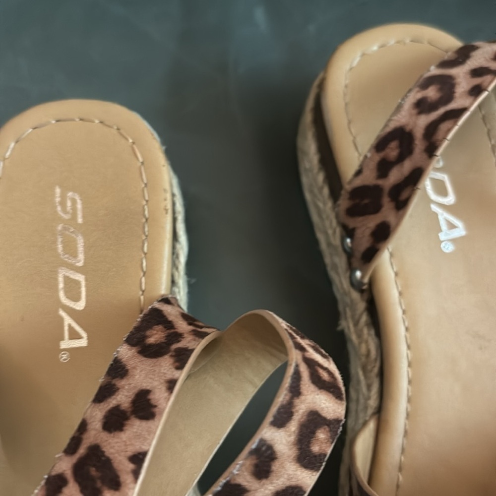 ❤️3 for $15! ❤️ SODA animal print sandals. Oat Cheetah! Size 2, ❤️3 for $15!❤️ - Picture 13 of 13
